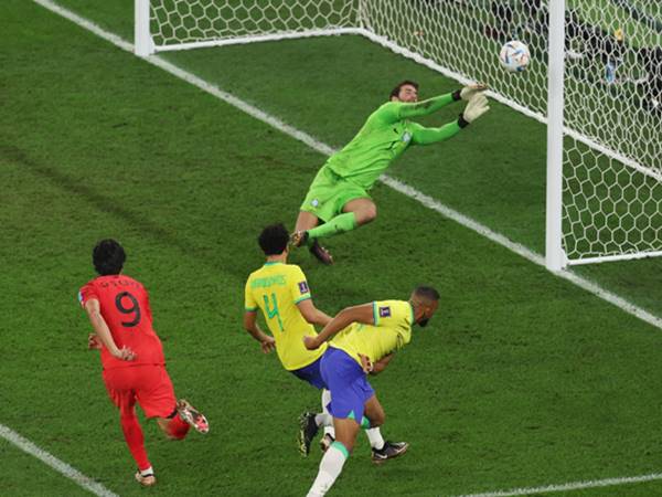Tin bóng đá sáng 6/12: Brazil đánh bại Hàn Quốc giành vé vào tứ kết