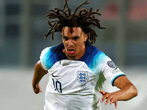 Alexander Arnold hiện đang là trụ cột vững chắc nơi hàng phòng ngự của Liverpool