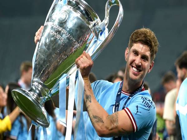 John Stones - Người đổi mới hàng phòng ngự Man City