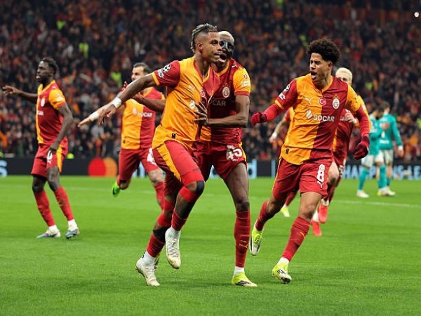 Nỗ lực bất thành của Liverpool và dấu ấn của VAR Nỗ lực bất thành của Liverpool và dấu ấn của VAR